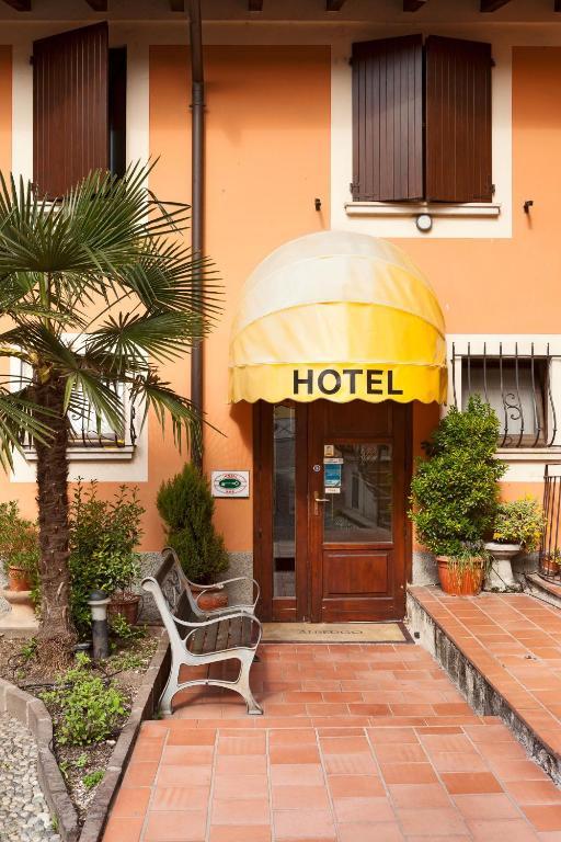 Hotel Antica Fonte Brescia Exterior photo